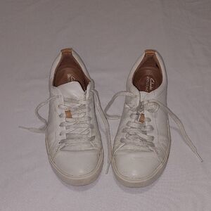 Clarks Off-White Leather Casual Sneakers.Size 8 Used Condition .